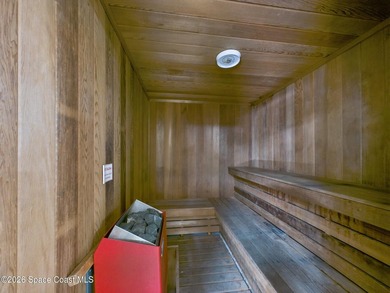 GORGEOUS UPGRADED 3 BEDROOMS/ 2.5 BATHROOMS CORNER PENTHOUSE!! - photo 38