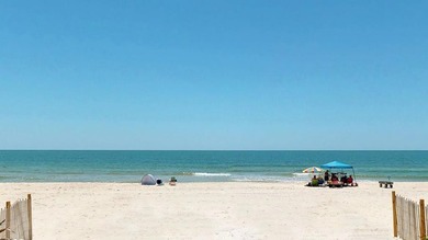 St George Island Gulf Front Home with Private Beachfront Pool - photo 6
