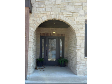 WONDERFUL OPEN FLOOR PLAN LAKE VIEW HOME, SHORT WALK TO BOAT SLIP - photo 2