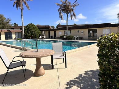 Charming Ground floor 2-bedroom, 2-bath condo light and bright - photo 13