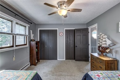 Inviting and stylish condo offers conveniences and worry-free - photo 14