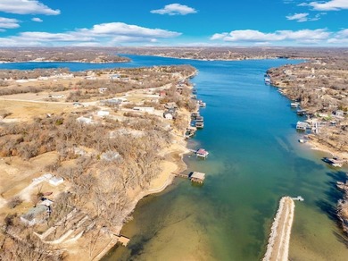Escape to nature with this beautiful 1.45 acre lakeside property - photo 15