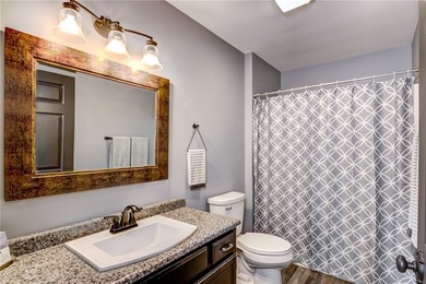 Inviting and stylish condo offers conveniences and worry-free - photo 15