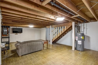Inviting and stylish condo offers conveniences and worry-free - photo 18