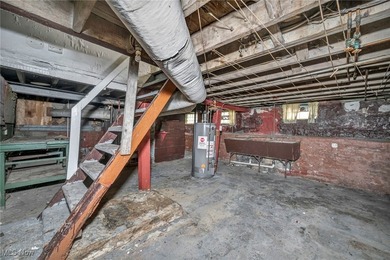 Investor opportunity: four-bedroom, two-bath single-family home - photo 33