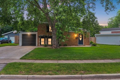 This completely updated 2 Bedroom has so much to offer! The main - photo 3