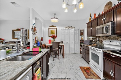 Welcome home to this beautifully designed 3+ bedroom residence - photo 6