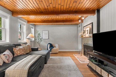 This completely updated 2 Bedroom has so much to offer! The main - photo 7