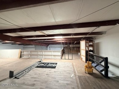 Unlock the potential of this versatile 3,000 sqft warehouse - photo 5