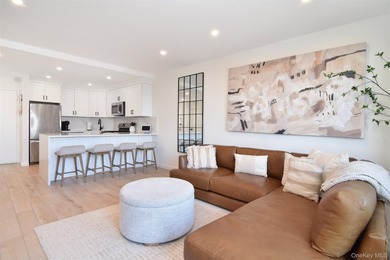 Triple-Mint High-Floor Corner Condo with Balcony, Water Views & - photo 2