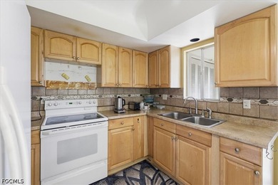 Welcome to this well-maintained 2-bedroom, 2-bath condominium - photo 5