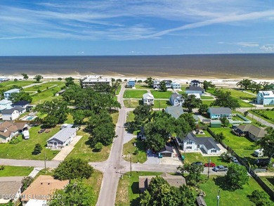 Adorable cottage near the beach with great potential!! Property - photo 13