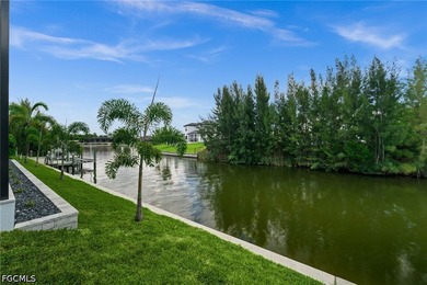 Experience luxury waterfront living in this stunning - photo 6