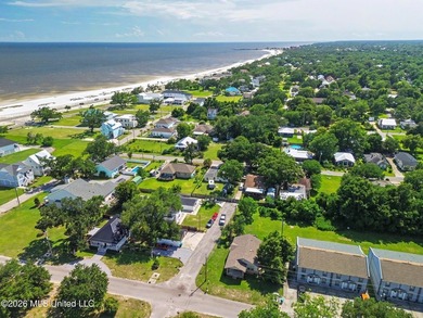 Adorable cottage near the beach with great potential!! Property - photo 18