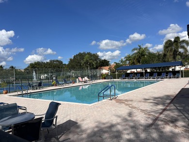 Charming 55+ community with a great location! Off of Boynton