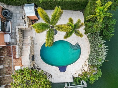 Waterfront Villa on the S. Gables Waterway.Boaters Dream or live - photo 2