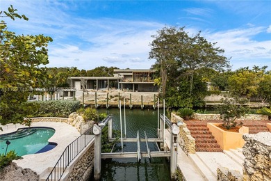 Waterfront Villa on the S. Gables Waterway.Boaters Dream or live - photo 3