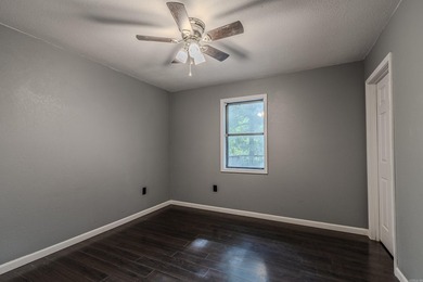 Cute and Cozy home located on the westside of Paragould. Slab - photo 6