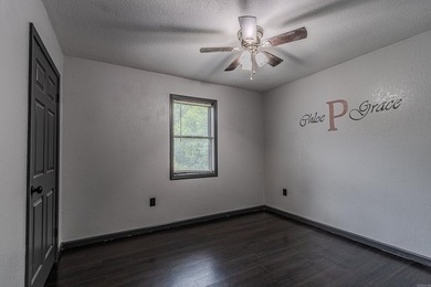 Cute and Cozy home located on the westside of Paragould. Slab - photo 10