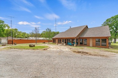Rustic and Luxury are a wonderfully blended match in this unique - photo 5