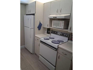 Welcome to this well-appointed 2-bedroom, 1.5-bathroom - photo 4