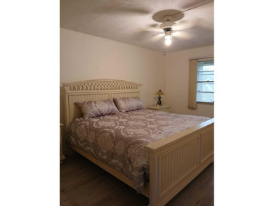 Welcome to this well-appointed 2-bedroom, 1.5-bathroom - photo 6