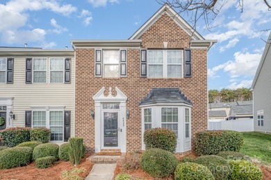 Lake Norman Townhome/Townhouse Active Under Contract in Huntersville North Carolina
