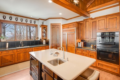 Windy Hill Lodge is an extraordinary mountain retreat set on 6.3 - photo 11