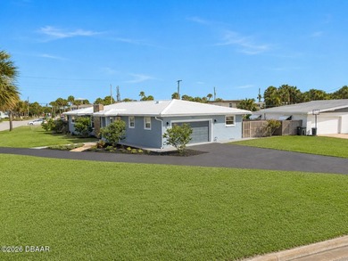 This spacious beachside Daytona Beach home has been completely - photo 2
