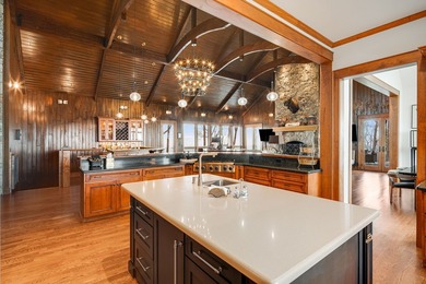 Windy Hill Lodge is an extraordinary mountain retreat set on 6.3 - photo 12