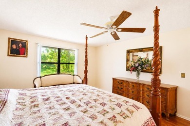 Beautifully maintained 2-bedroom, 2-bath villa-style townhome - photo 15