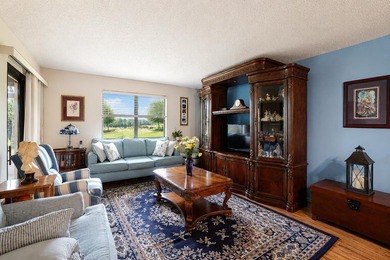 Beautifully maintained 2-bedroom, 2-bath villa-style townhome - photo 22