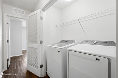Welcome to this beautifully maintained **corner-unit townhome** - photo 23