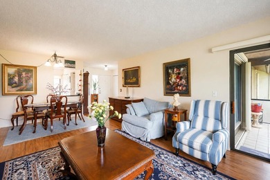 Beautifully maintained 2-bedroom, 2-bath villa-style townhome - photo 24