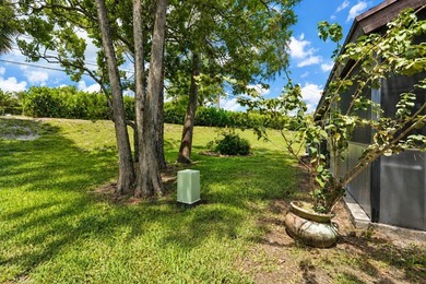Beautifully maintained 2-bedroom, 2-bath villa-style townhome - photo 28