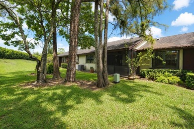Beautifully maintained 2-bedroom, 2-bath villa-style townhome - photo 29