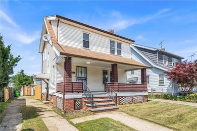 This beautifully renovated 3-bedroom, 2-bathroom home offers - photo 1
