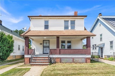 This beautifully renovated 3-bedroom, 2-bathroom home offers - photo 2