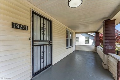 This beautifully renovated 3-bedroom, 2-bathroom home offers - photo 3