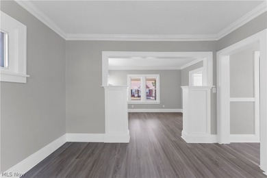 This beautifully renovated 3-bedroom, 2-bathroom home offers - photo 9