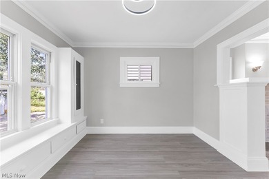 This beautifully renovated 3-bedroom, 2-bathroom home offers - photo 10