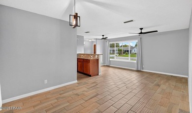 Welcome home to this beautifully maintained 2-bedroom, 2-bath - photo 8