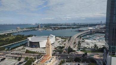 AMAZING LOCATION AT THE HEART OF MIAMI DOWNTOWN, CLOSE TO