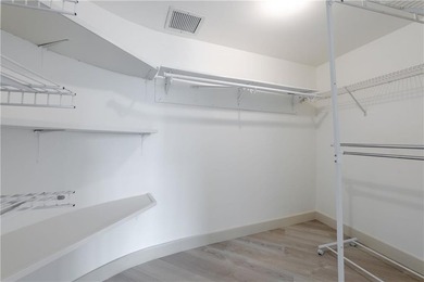Newly renovated 2-bed, 2-bath condo offering 1,517 SF of - photo 19
