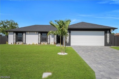 Welcome to your dream home in Cape Coral! This stunning - photo 1