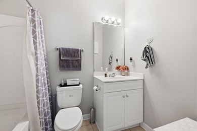 Ground-floor two-bedroom, two-bathroom condo with no-stairs - photo 22