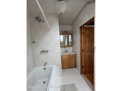 This beautiful move in ready lakeview home sits on a private - photo 24