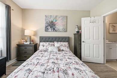 Ground-floor two-bedroom, two-bathroom condo with no-stairs - photo 30