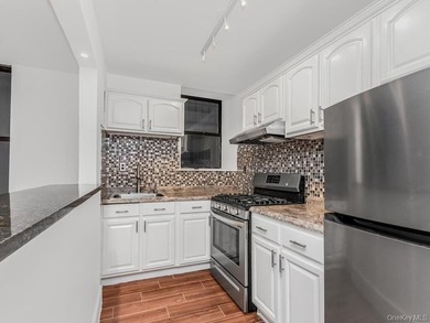 Welcome to 581 Acadamy Street # GLE. This beautiful renovated 1 - photo 6