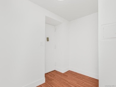 Welcome to 581 Acadamy Street # GLE. This beautiful renovated 1 - photo 9